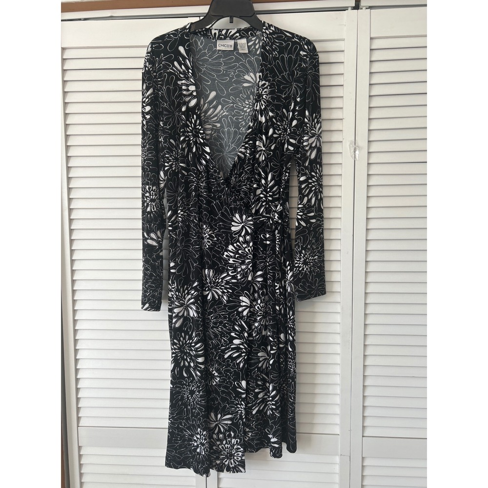 Chicos Black White Floral Print Long Sleeve Wrap Midi Dress Size 2‎ (USL)